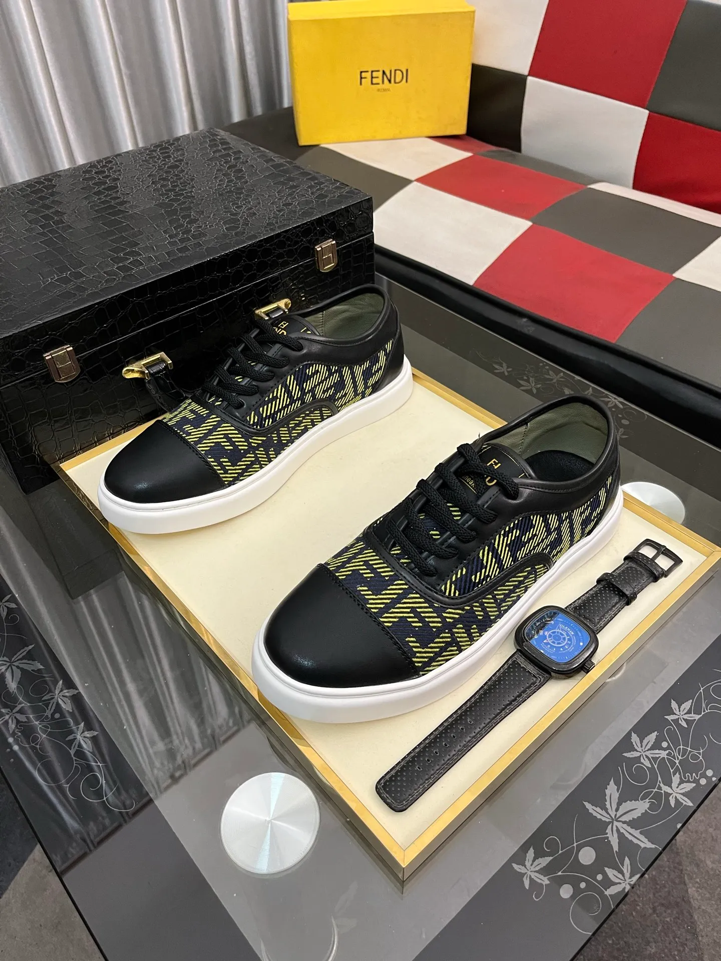 Men's Men's Shoes 💰400⌚️⌚️[Fendi] Fendi's latest casual shoes for men! Available at counters simultaneously! A one-to-one replica of the original. All imported official website one-to-one cowhide fabric. The interior is made of top-grade sheepskin, and the original factory-supplied rubber outsole is used. Leading new fashion concepts. Matching code: 38-443️⃣Colors available